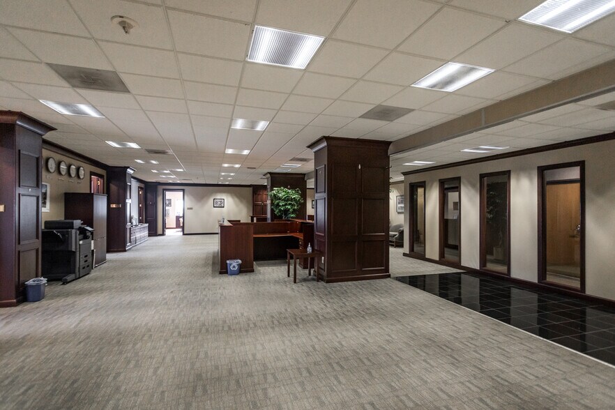 More Photos Of 7300 Woodward Ave, Detroit Office For Lease