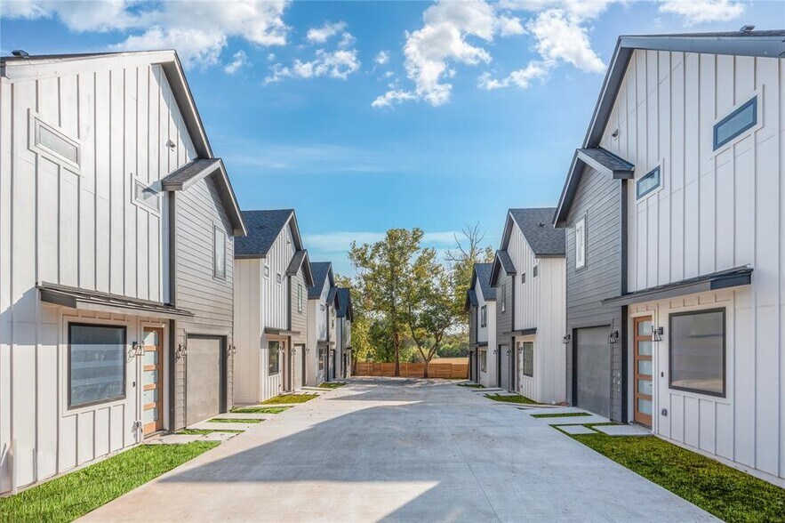 Primary Photo Of 3001 E 51st St, Austin Apartments For Sale