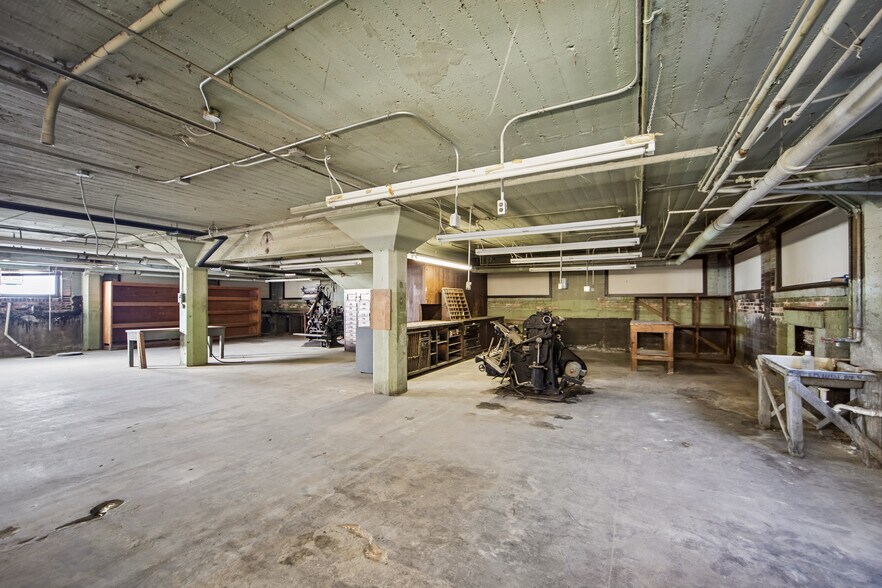 More Photos Of 200 1st Ave E, Newton Office For Sale