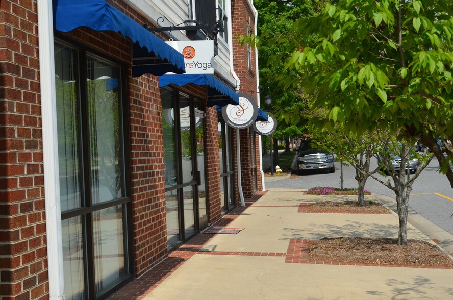 More Photos Of 1410 4th Street Dr NW, Hickory Office For Sale