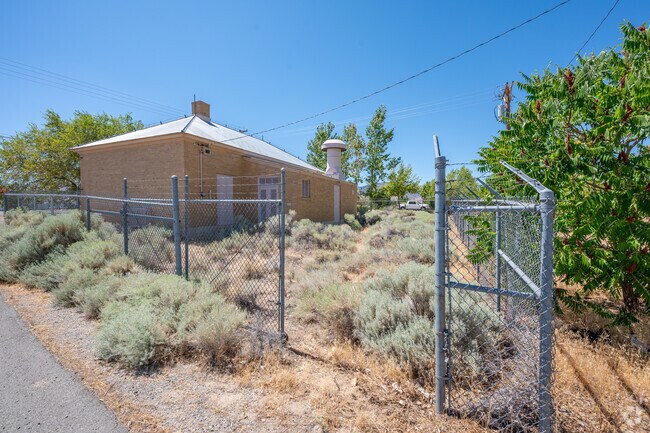 More Photos Of 447-605 Pole Line Rd, Herlong Warehouse For Sale