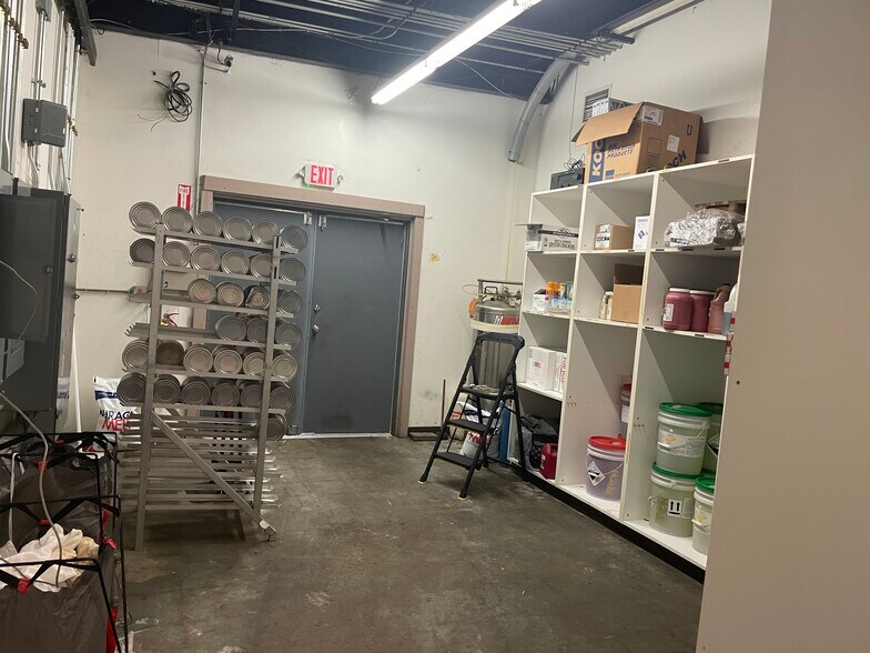 More Photos Of 2704 Walton Way, Marion Restaurant For Lease