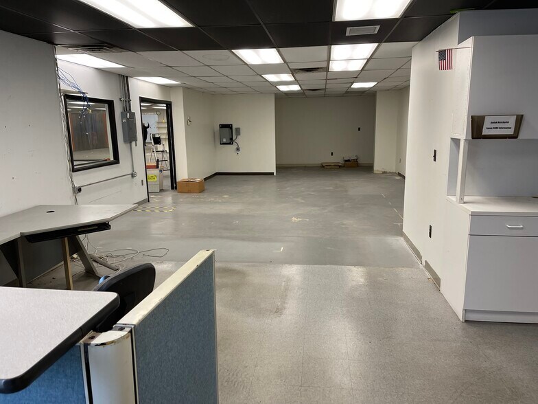 More Photos Of 14 Veronica Ave, Somerset Industrial For Sale