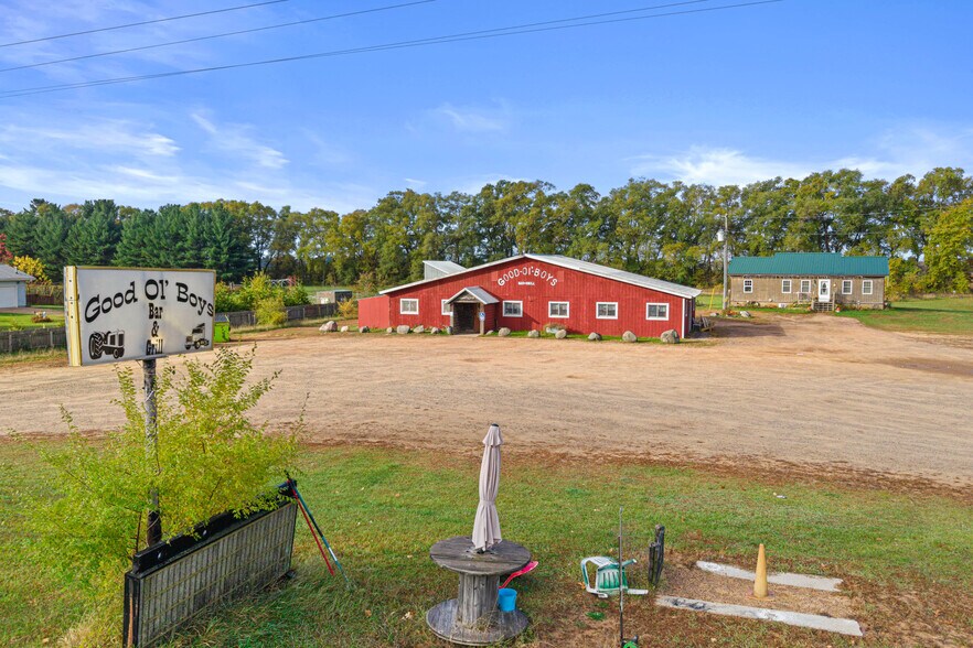 More Photos Of N4183 4th Ave, Hancock Bar For Sale