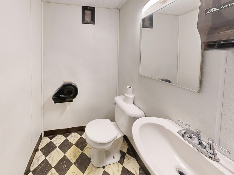 More Photos Of 103 Main St W, Girard General Retail For Sale