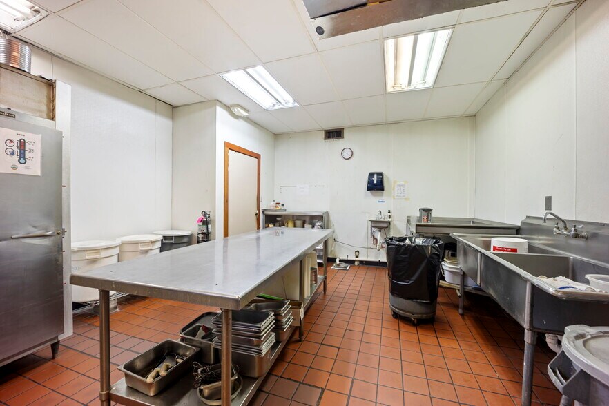 More Photos Of 3400 W Northern Ave, Pueblo Restaurant For Sale