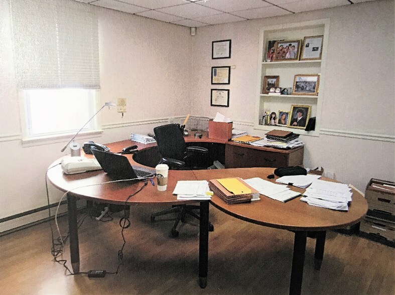 More Photos Of 245 Union St, Lodi Office For Sale