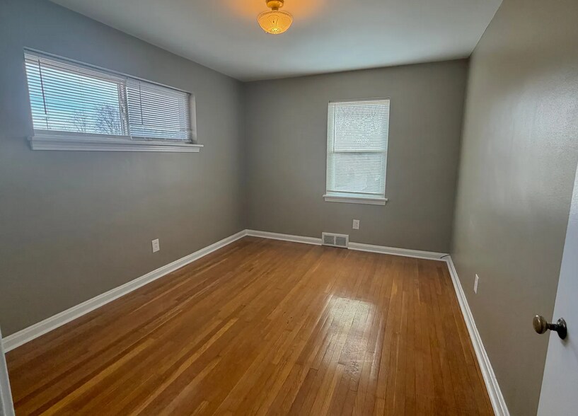 More Photos Of 3814-3816 Nanz Ave, Louisville Apartments For Sale