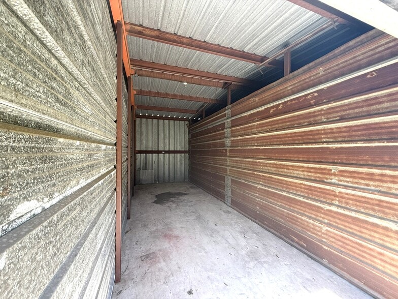 More Photos Of 1640 Lindbergh Dr, Beaumont Specialty For Sale