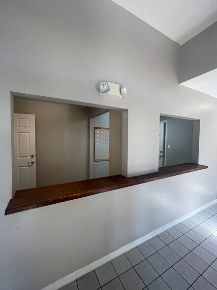 More Photos Of 2145 US Highway 441, Leesburg Office For Lease