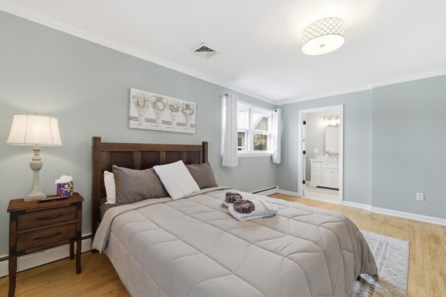 More Photos Of 149 Union Ave, Saratoga Springs Hospitality For Sale