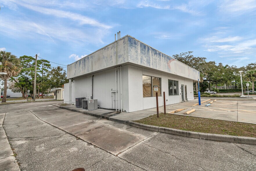 More Photos Of 1220 S Washington Ave, Titusville Convenience Store For Sale