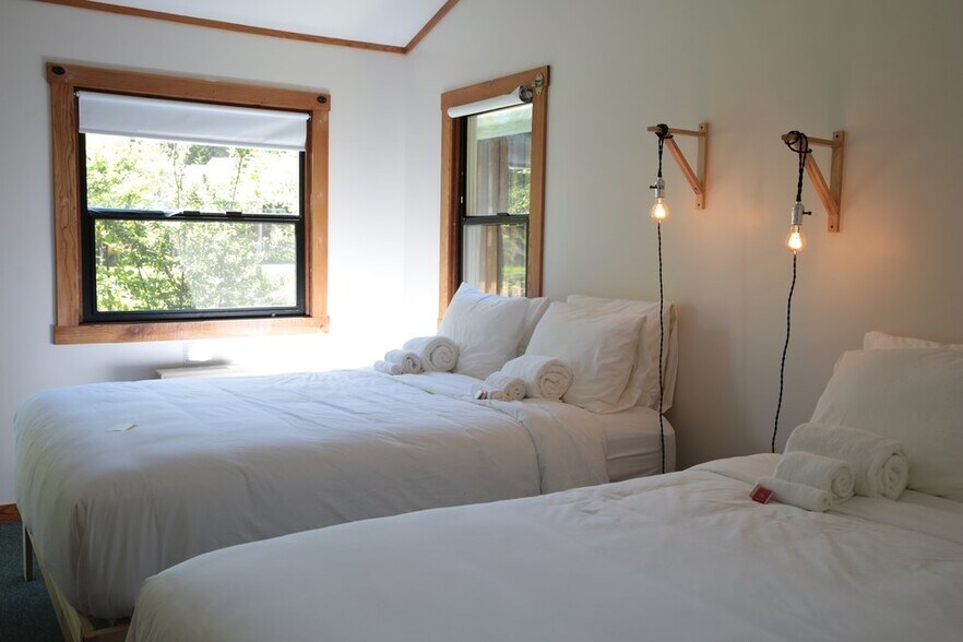 More Photos Of 18501 Van Zandt Resort Rd, Philo Lodge Meeting Hall For Sale