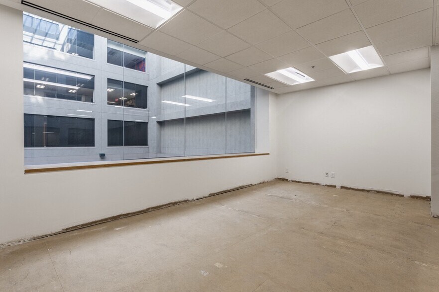 More Photos Of 36 S Pennsylvania St, Indianapolis Office For Lease