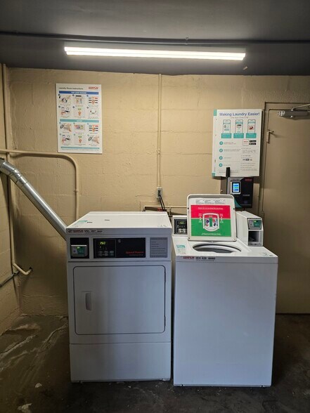 More Photos Of 826 N Walnut St, Lansing Apartments For Sale