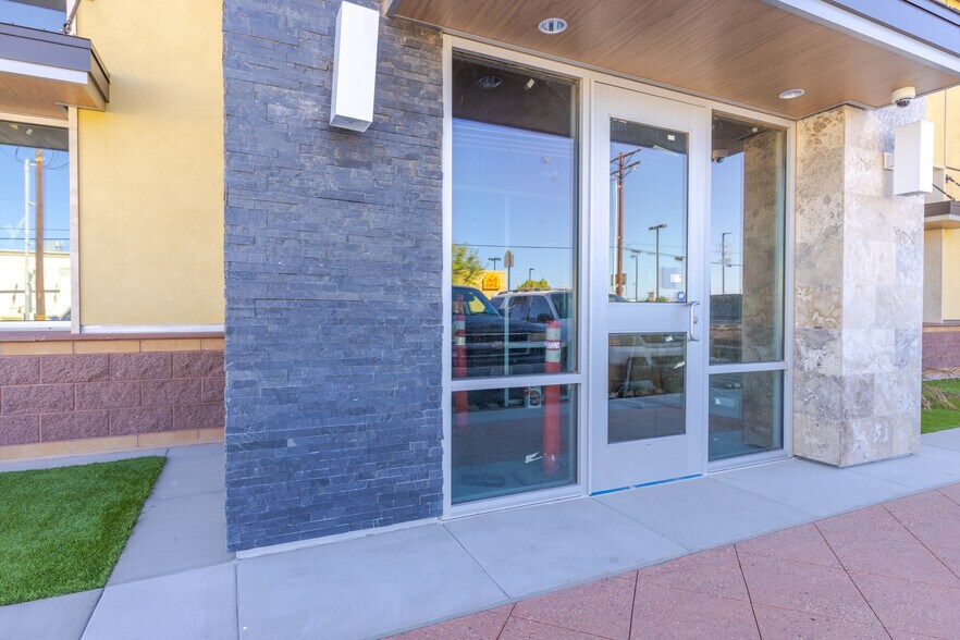 More Photos Of 1446 W Pico Ave, El Centro Medical For Lease
