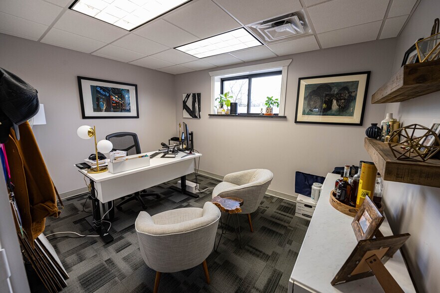 More Photos Of 69 N Gore Ave, Webster Groves Manufacturing For Sale