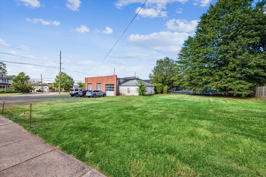 More Photos Of 1 Union Ave, Somerville Auto Repair For Sale