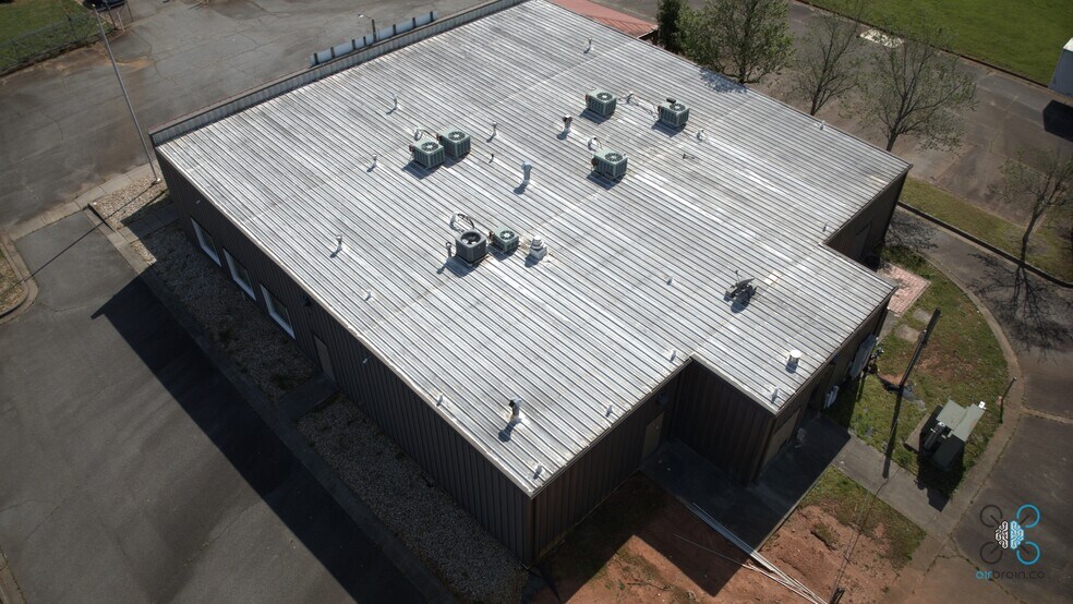 More Photos Of 3455 Keith Bridge Rd, Cumming Freestanding For Sale