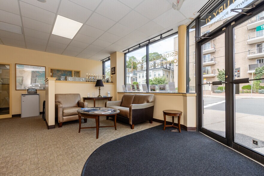 More Photos Of 144 Tremont St, Boston Storefront For Sale