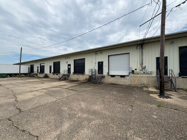 More Photos Of 871 B Plantation Way, Montgomery Warehouse For Lease