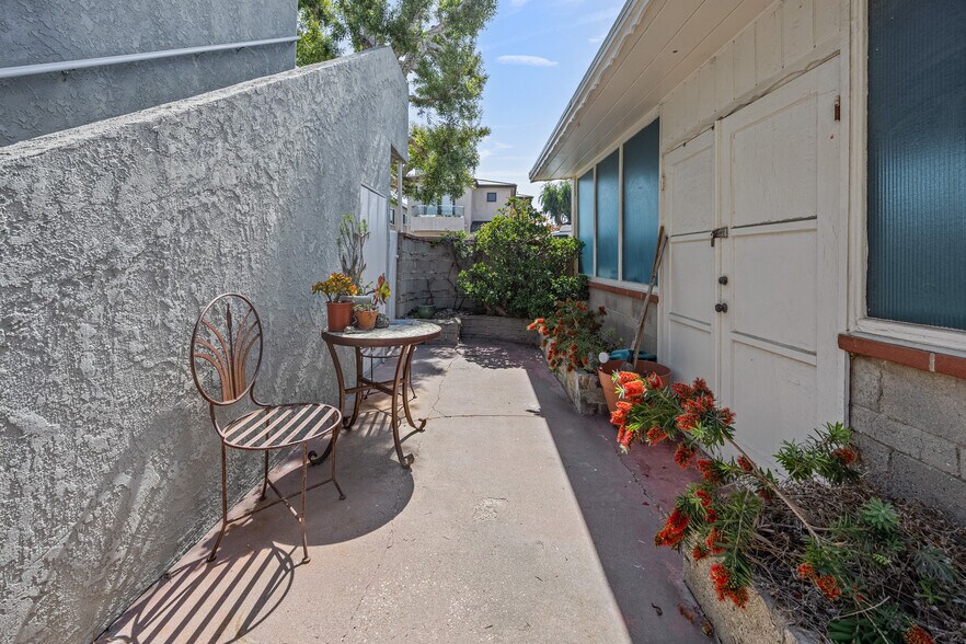 More Photos Of 1521 Marine Ave, Seal Beach Apartments For Sale