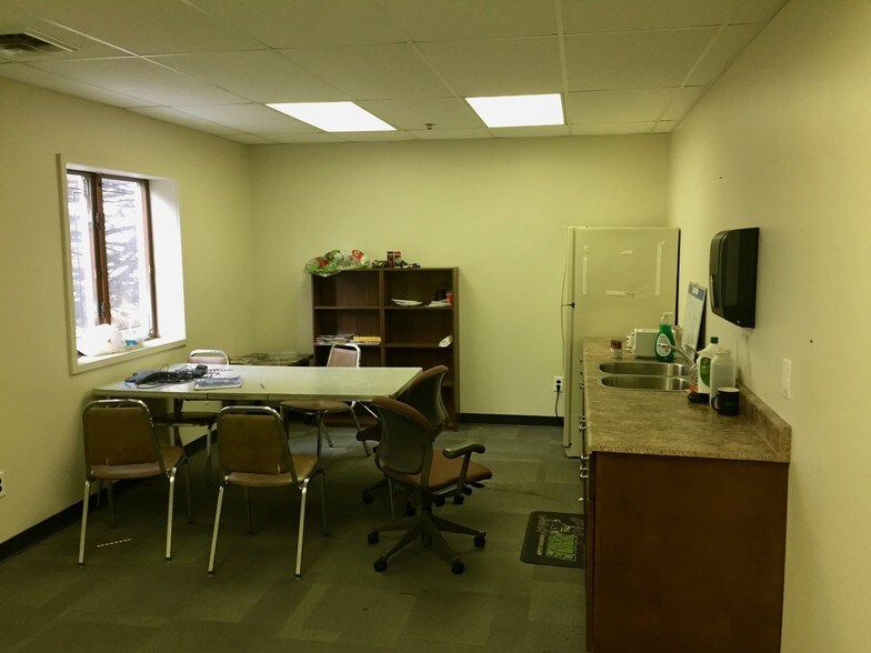 More Photos Of 1415 Mendota Heights Rd, Mendota Heights Manufacturing For Lease