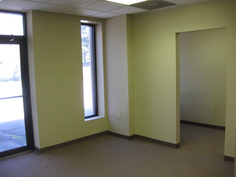 More Photos Of 552 West Atlanta St SE, Marietta Warehouse For Lease