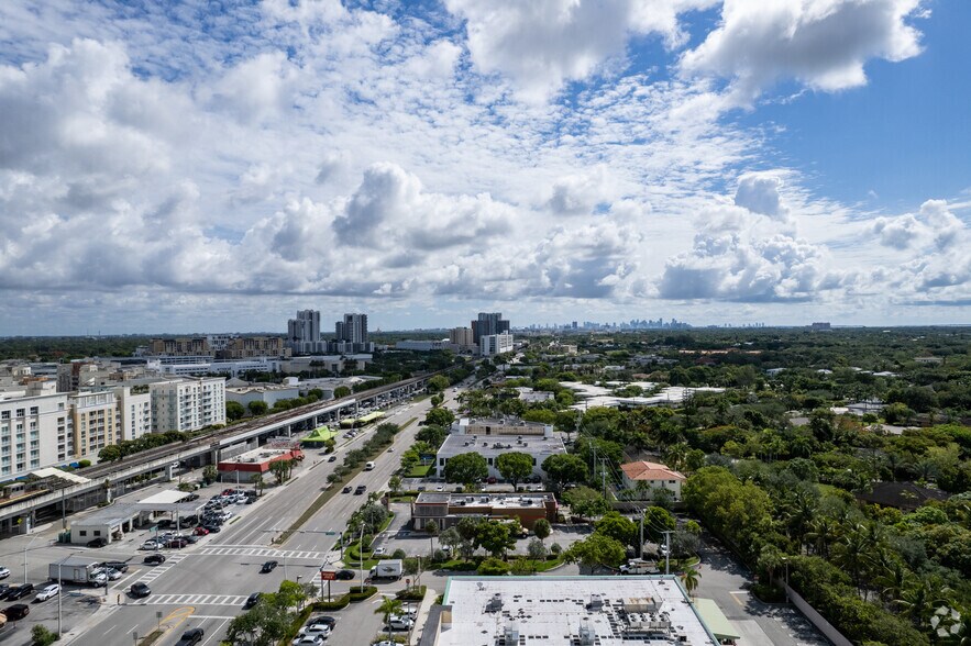 More Photos Of 9171 S Dixie Hwy, Pinecrest Freestanding For Lease