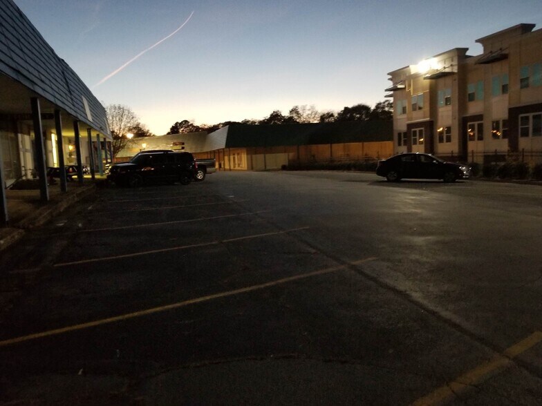More Photos Of 6972 Main St, Lithonia Storefront For Sale
