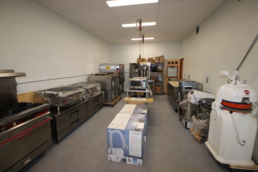 More Photos Of 401 E 5th St, Canton Restaurant For Sale