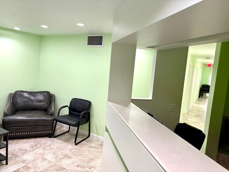 More Photos Of 220 E 30th St, New York General Retail For Lease