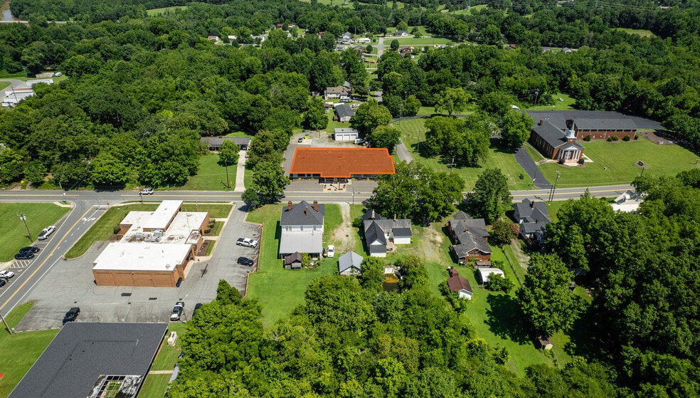 More Photos Of 410 E Main St, Haw River Light Distribution For Sale