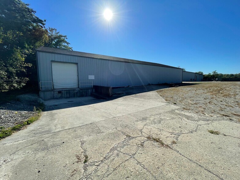 More Photos Of 442 Harrison Brookville Rd, West Harrison Warehouse For Lease