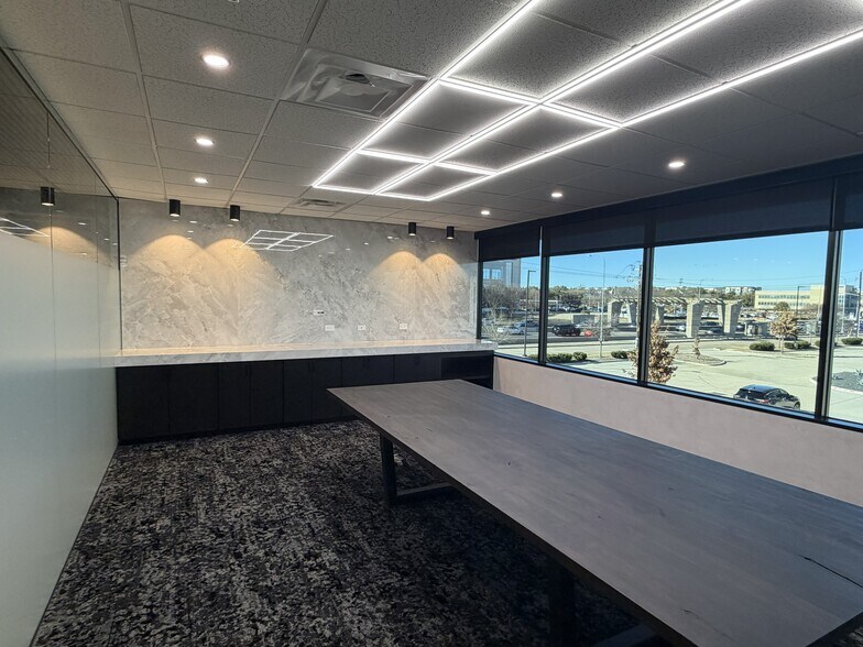 More Photos Of 17130 N Dallas Pky, Dallas Office For Sale