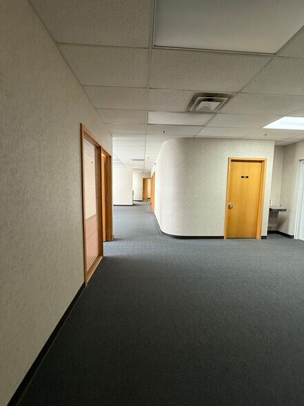 More Photos Of 143 Commerce Blvd, Loveland Warehouse For Sale