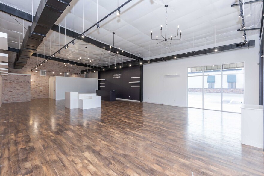 More Photos Of 5215 S Coulter, Suite 400, Amarillo Storefront For Lease