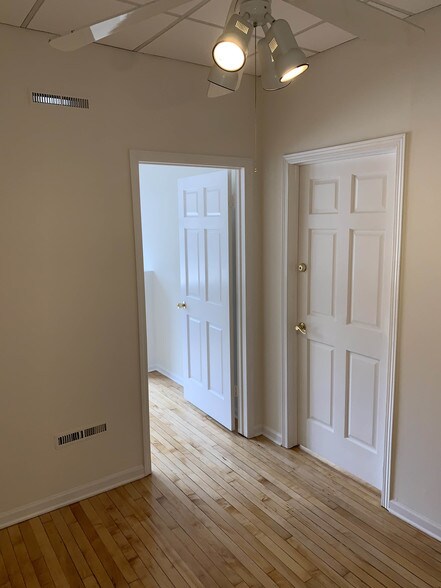 More Photos Of 3433-3439 N Sheffield Ave, Chicago Storefront Retail Residential For Lease