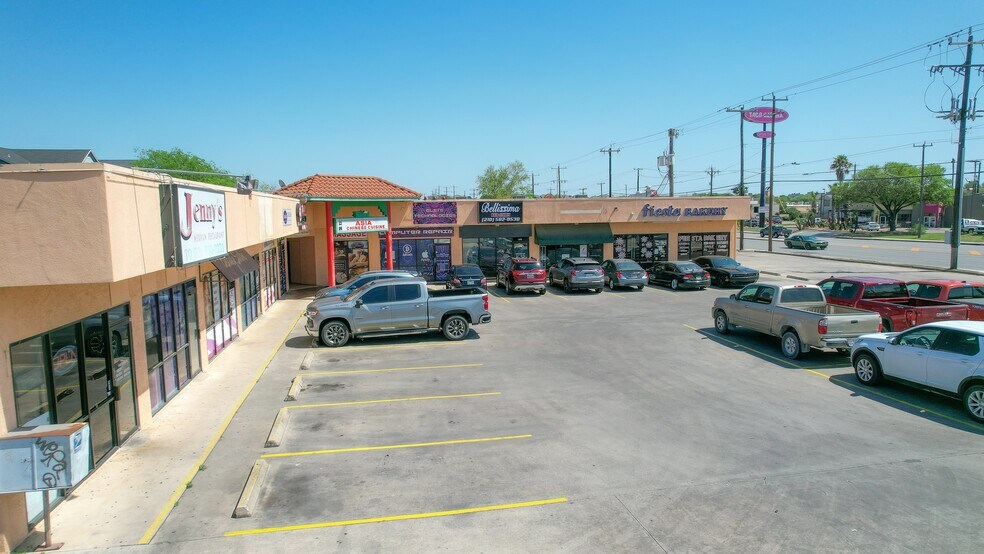 More Photos Of 8035 Culebra Rd, San Antonio Storefront For Sale