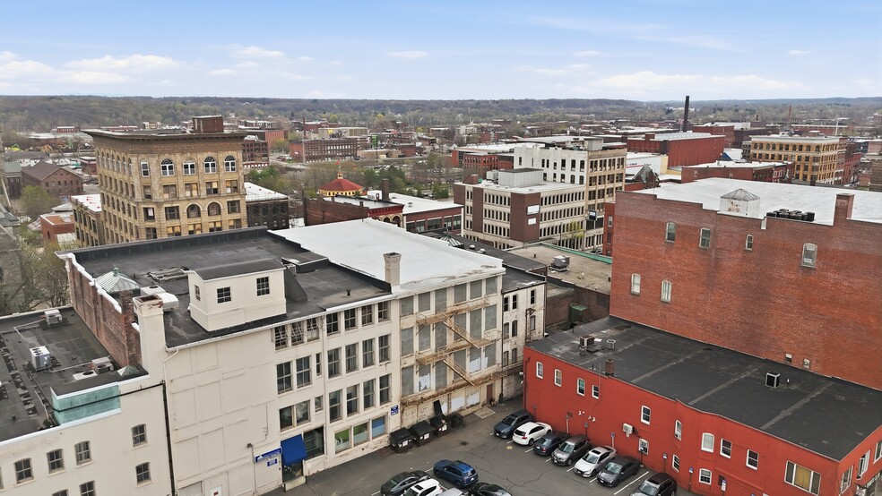 More Photos Of 287-289 High St, Holyoke Storefront For Lease