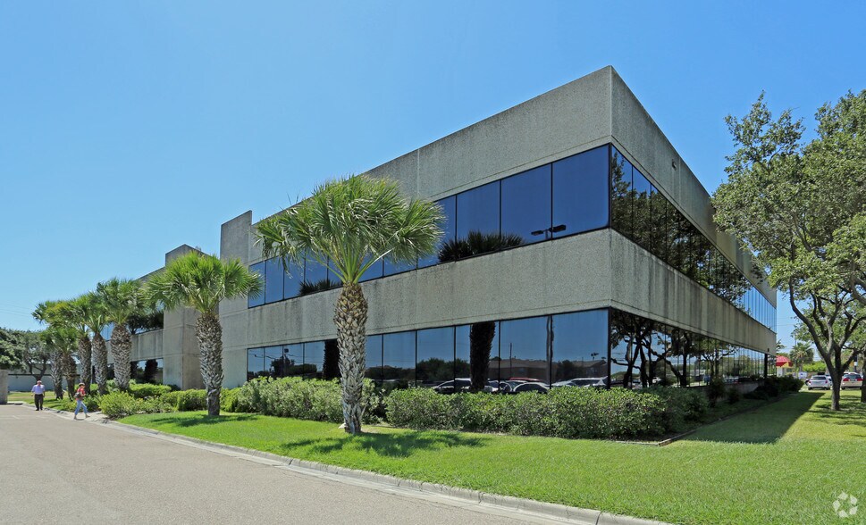 More Photos Of 5402 S Staples St, Corpus Christi Office For Lease