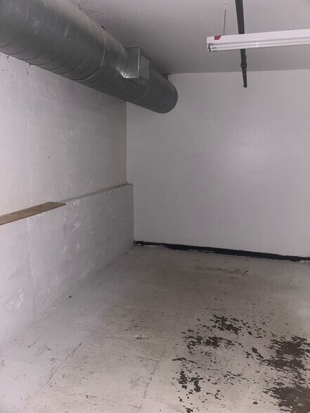 More Photos Of 1151 Canal Dr, Winston-Salem Storefront For Lease