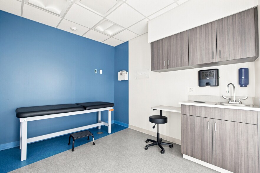 More Photos Of 1019 Charleston Ave E, Mattoon Office For Lease