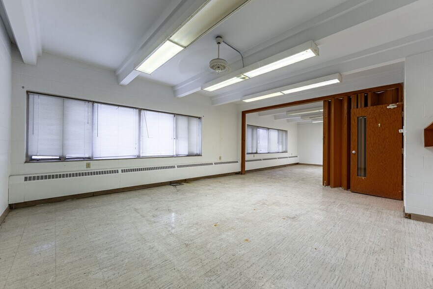 More Photos Of 1203 3rd Ave, Rockford Religious Facility For Sale