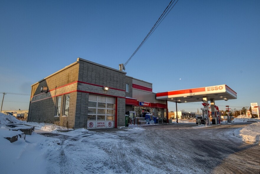 Primary Photo Of 519 Rue Saint-Jacques, Napierville Utility Substation For Sale