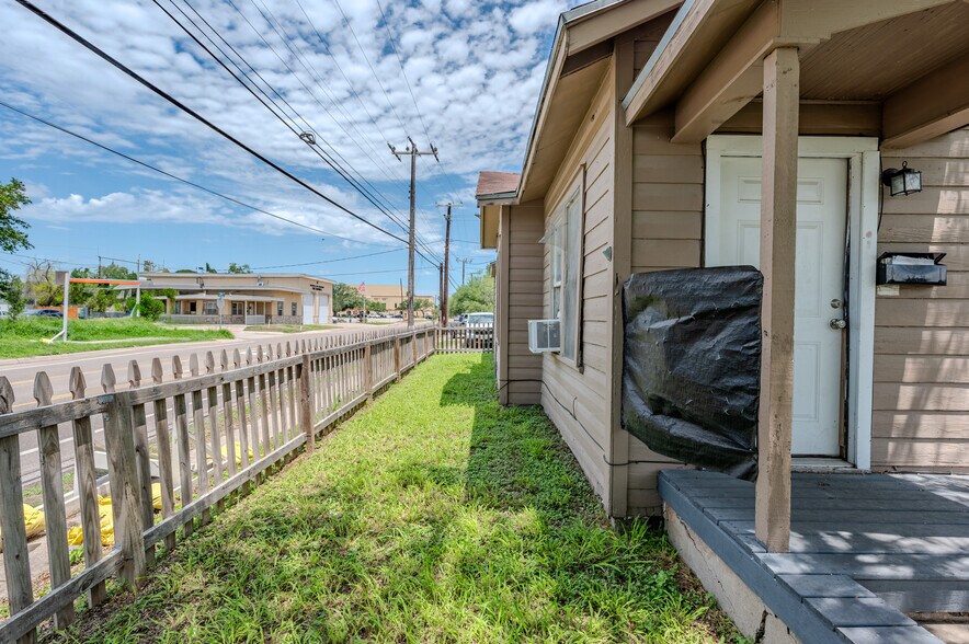 More Photos Of 732 W Alice Ave, Kingsville Multifamily For Sale