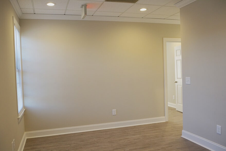 More Photos Of 103 Hazel Path Ct, Hendersonville Office For Lease