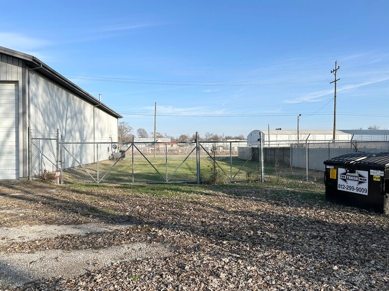 More Photos Of 2103 S First, Terre Haute Warehouse For Sale