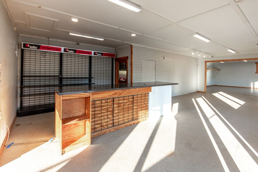 More Photos Of 535 W Main St, Franklin Specialty For Sale