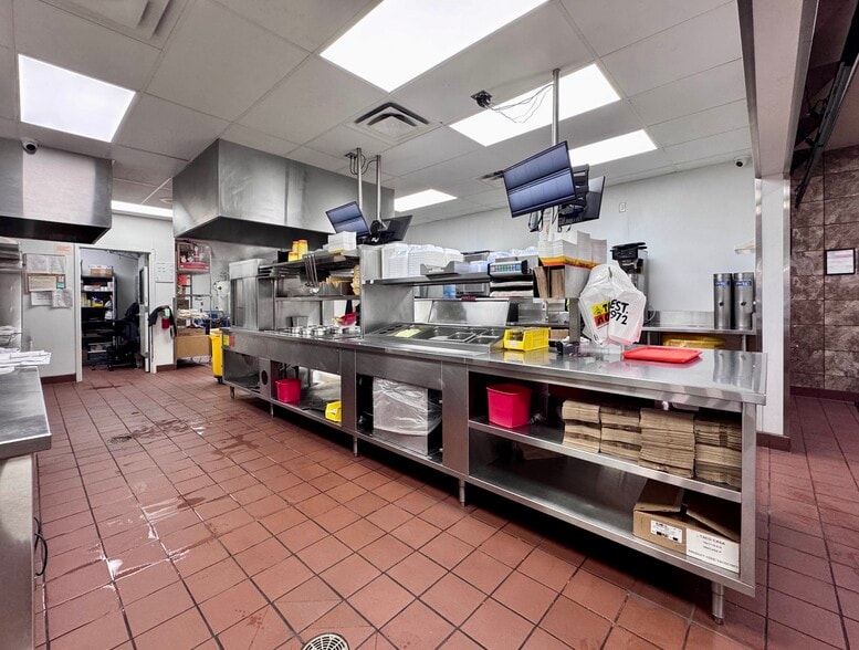 More Photos Of 3201 W Stan Schlueter Loop, Killeen General Retail For Sale